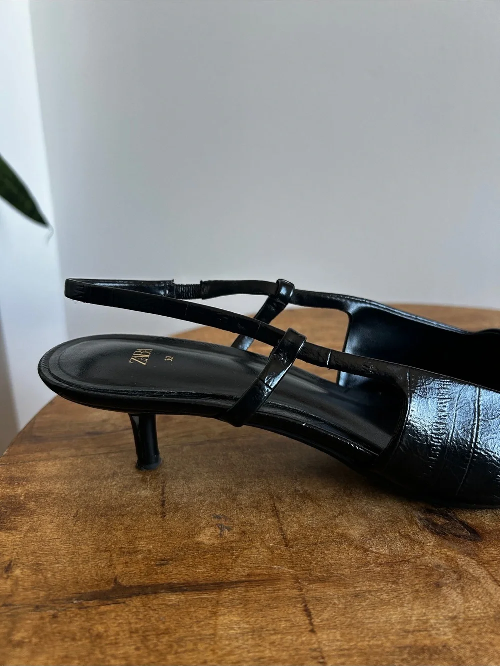Zara elegant black